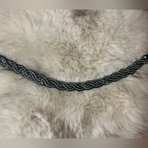 Baguette trimmed elastic bet